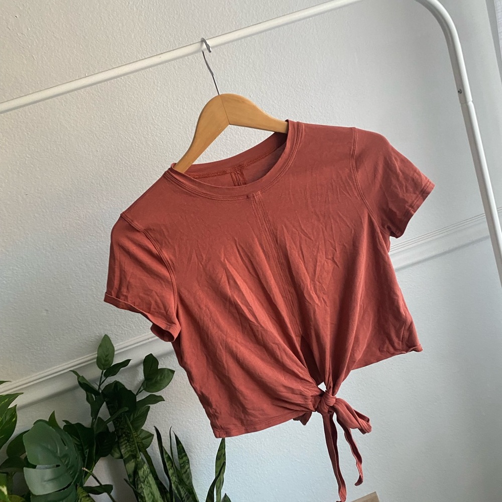 Lululemon Peachy Terracotta Color Tie Front Cropped Top
